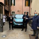 CONSEGNA CHIAVI NUOVA VETTURA DA GIUSEPPE ZACCARIA A LUCIANO FLOR