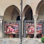 MEGA SCHERMI NEL CHIOSTRO DEL NOVIZIATO PER TREDICINA 2020 - credit Andrea Vaona
